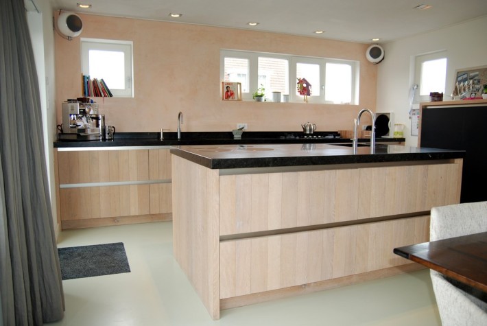 Witte keuken zwarte plint ~ consenza for .